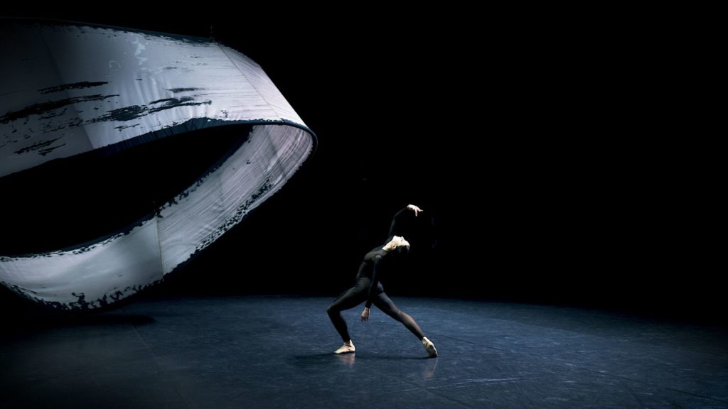 7. C.Steitz, “The Present Now Will Later Be The Past” by B.Breiner, Baden State Ballet Karlsruhe 2021 © Baden State Ballet Karlsruhe 