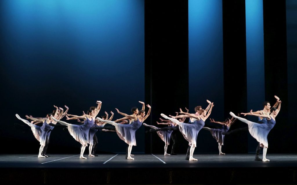 10. Ensemble, “7th Symphony” by T. van Schayk, Dutch National Ballet 2021 © H. Gerritsen