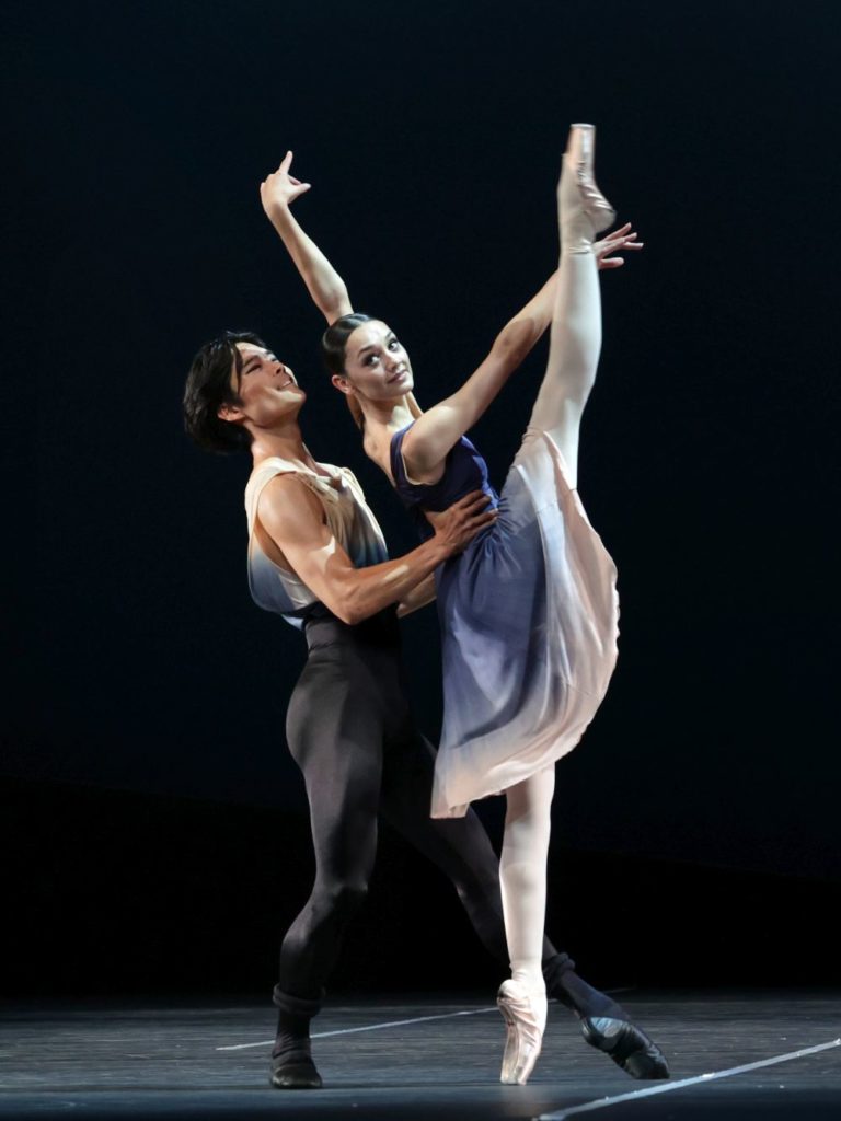 9. Y. Gyu Choi and N. Burer, “7th Symphony” by T. van Schayk, Dutch National Ballet 2021 © H. Gerritsen