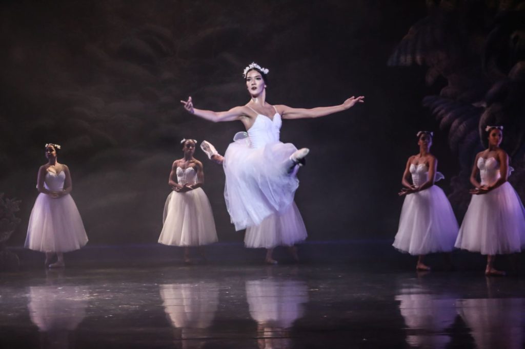 2. B.Paulino (Myrtha) and ensemble, “Giselle” by L.van Cauwenbergh after J.Coralli and J.Perrot, São Paulo Dance Company 2021 © C.Lima