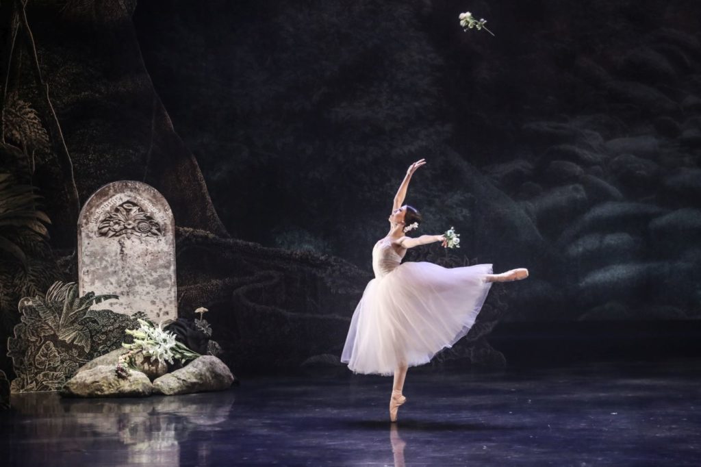 1. C.Pegurelli (Giselle), “Giselle” by L.van Cauwenbergh after J.Coralli and J.Perrot, São Paulo Dance Company 2021 © C.Lima