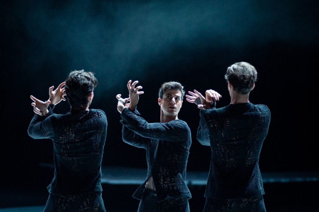 10. D.Tariello, D.Dato, and M.Menha, “Fly Paper Bird” by M.Goecke, Vienna State Ballet 2021 © Vienna State Ballet / A.Taylor 