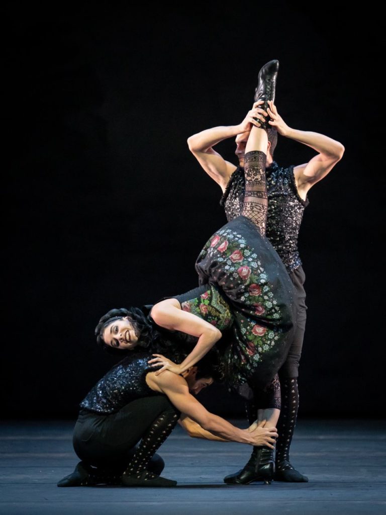 2. D.Vizcayo, A.Hanan, and G.Li Mandri, “Marsch, Walzer, Polka” by M.Schläpfer, Vienna State Ballet 2021 © Vienna State Ballet / A.Taylor