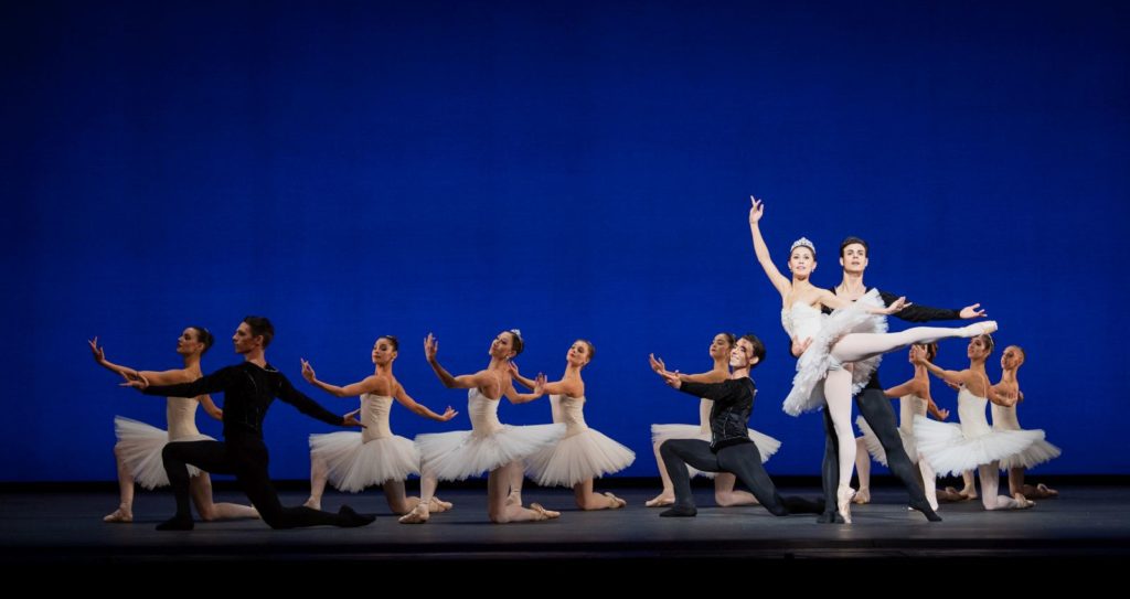 17. K.Hashimoto, D.Dato, and ensemble, “Symphony in C” by G.Balanchine © The George Balanchine Trust, Vienna State Ballet 2021 © Vienna State Ballet / A.Taylor