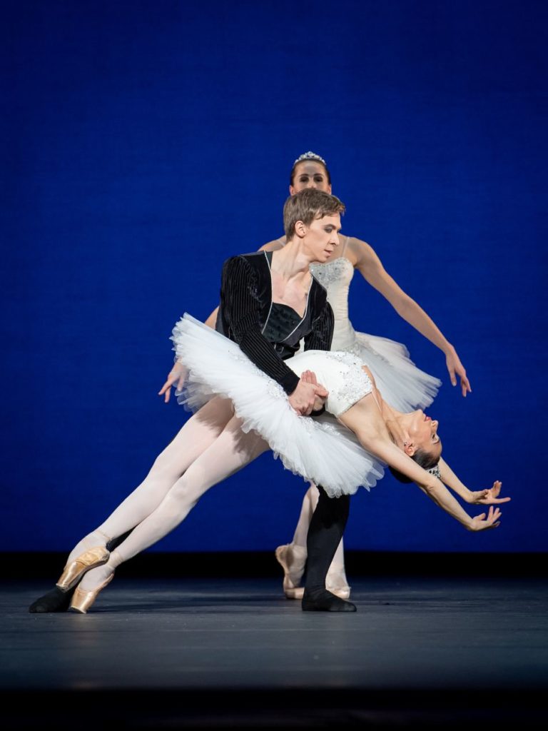 15. L.Konovalova, A.Popov, and A.Inculet, “Symphony in C” by G.Balanchine © The George Balanchine Trust, Vienna State Ballet 2021 © Vienna State Ballet / A.Taylor