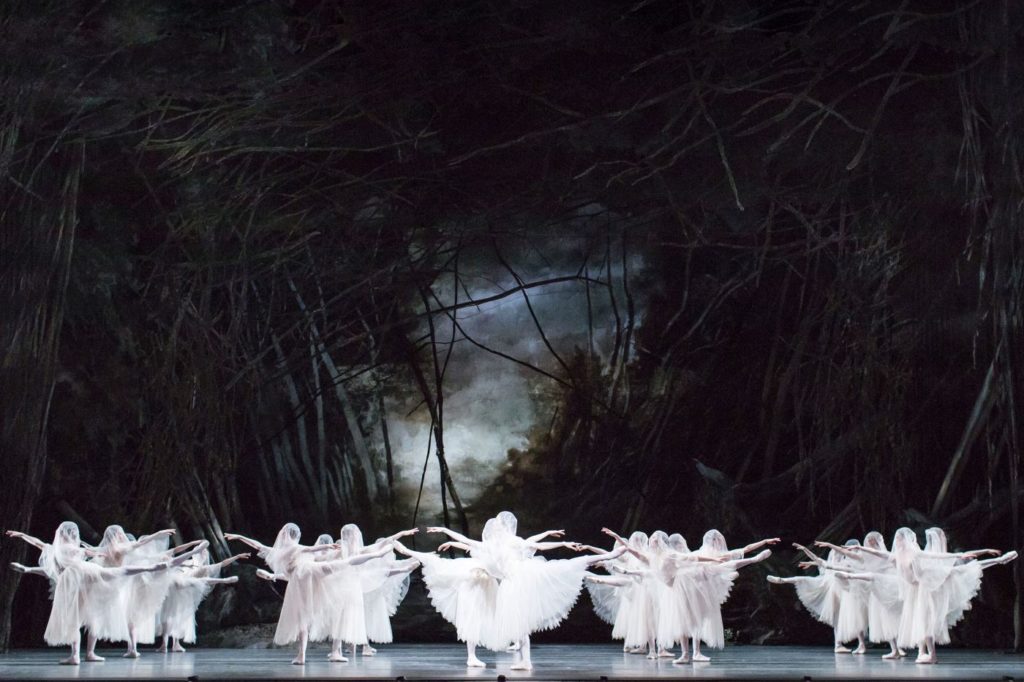 7. Ensemble, “Giselle” by M.Petipa after J.Coralli and J.Perrot, additional choreography by P.Wright, The Royal Ballet 2018 © H.Maybanks 