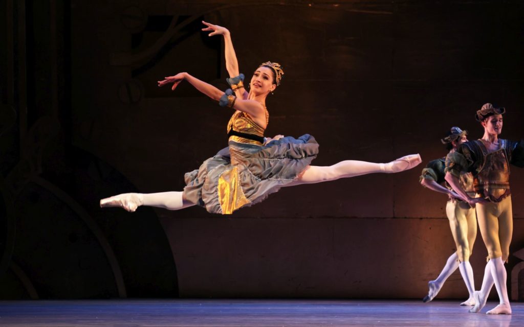 4. S.Leverashvili and ensemble (Waltz of the Flowers), “The Nutcracker and The Mouse King” by T.van Schayk and W.Eagling, Dutch National Ballet 2021 © H.Gerritsen