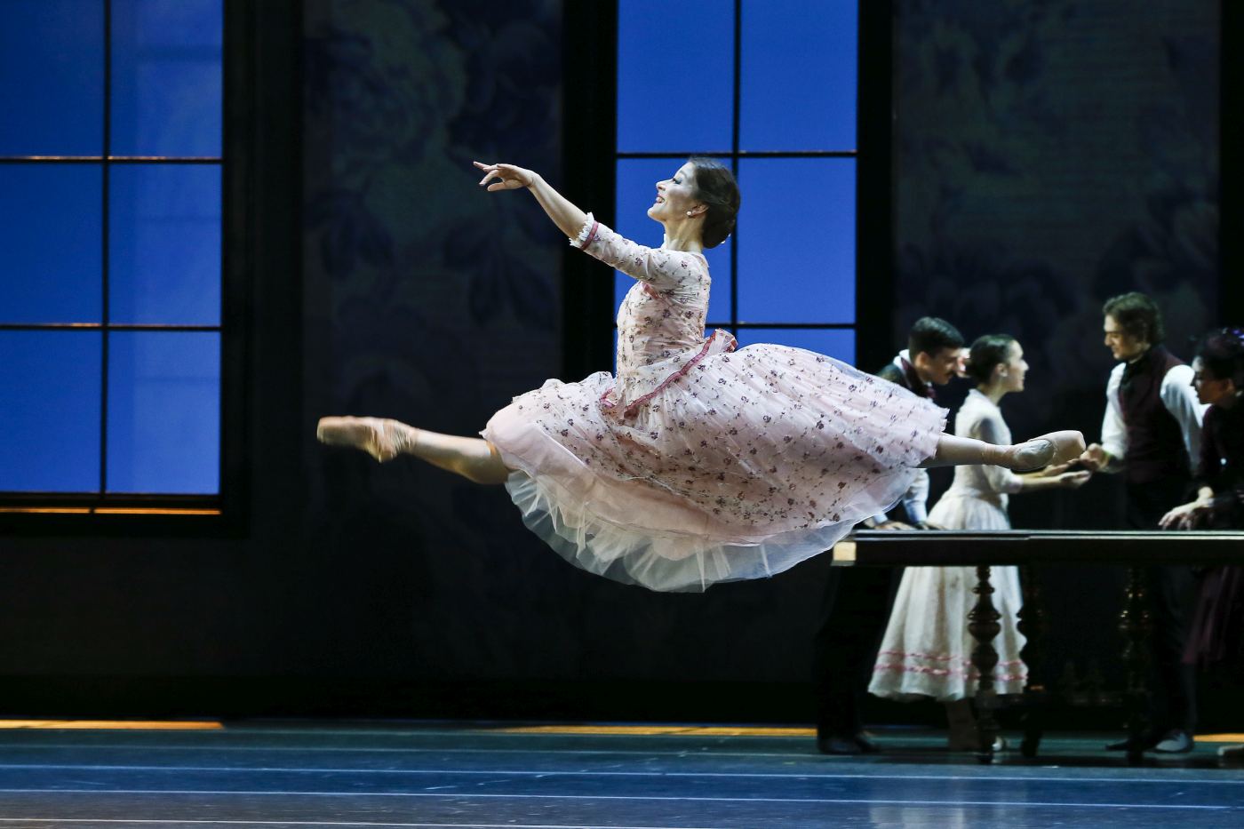 3. B.Bemet (Kitty Shcherbatskaya) and ensemble, “Anna Karenina” by Y.Possokhov, The Australian Ballet 2022 © J.Busby