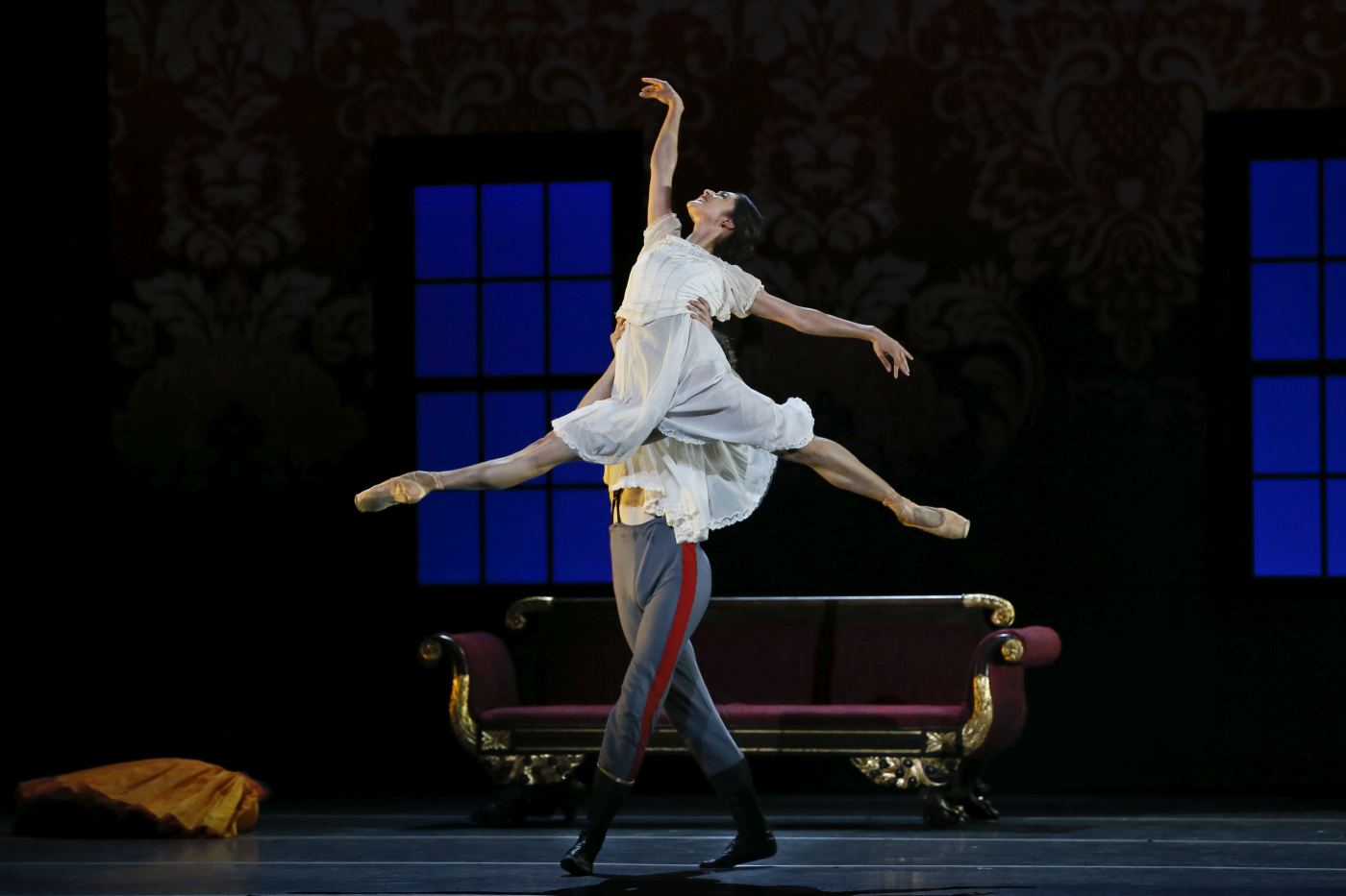 9. R.Hendricks (Anna Karenina) and C.Linnane (Count Alexei Vronsky), “Anna Karenina” by Y.Possokhov, The Australian Ballet 2022 © J.Busby