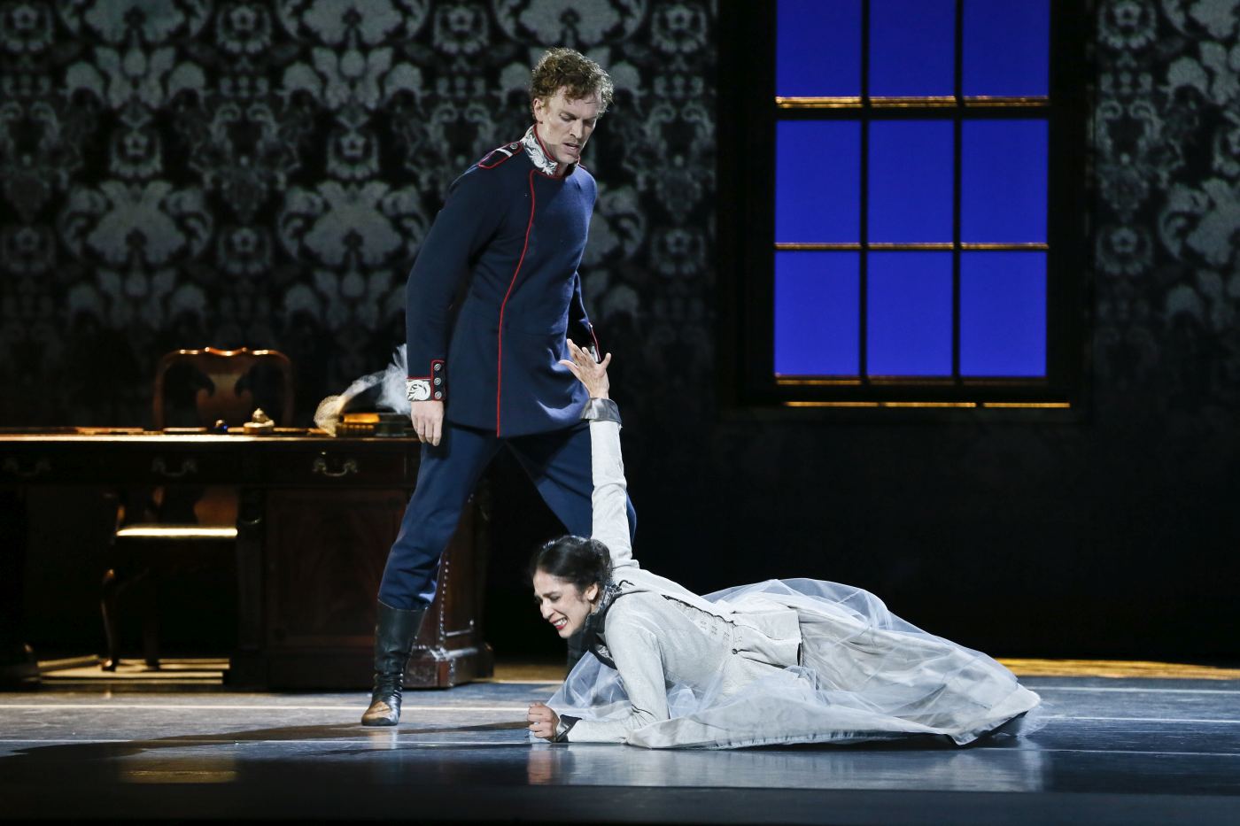 16. A.Bull (Alexei Karenin) and R.Hendricks (Anna Karenina), “Anna Karenina” by Y.Possokhov, The Australian Ballet 2022 © J.Busby