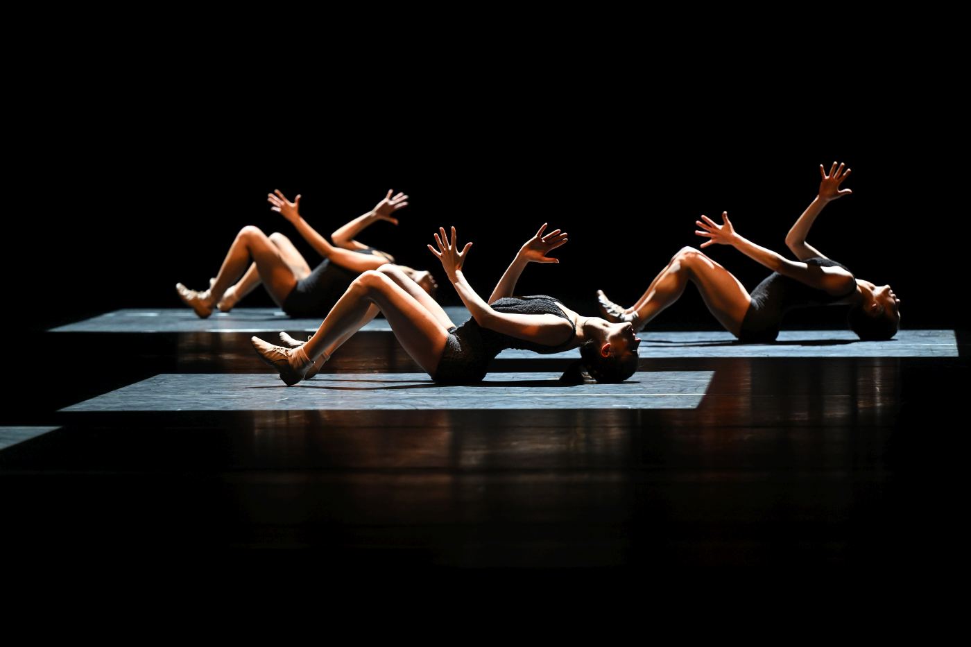 9. Ensemble, “Falling Angels” by J.Kylián, Stuttgart Ballet 2021 © Stuttgart Ballet