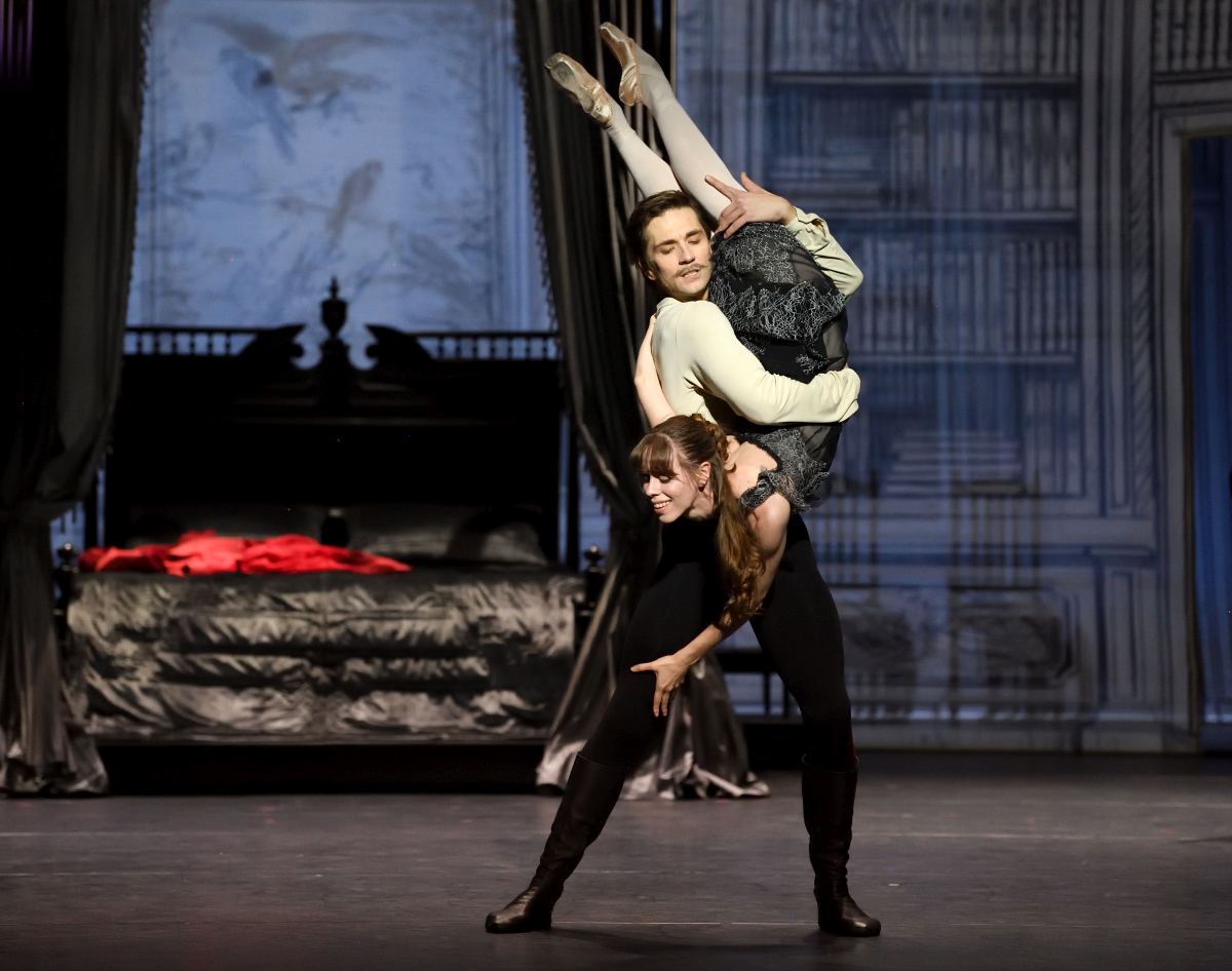 15. E.Badenes (Mary Vetsera) and F.Vogel (Crown Prince Rudolf), “Mayerling by K.MacMillan, Stuttgart Ballet 2019 © Stuttgart Ballet