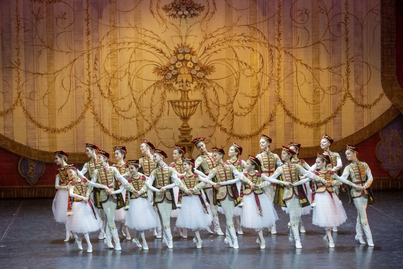 2. Students from the Hungarian National Ballet Institute, “Paquita Suite” by T.Solymosi, A.Mirzoyan, and I.Prokofieva after M.Petipa; Ballet of the Hungarian State Opera 2022 © P.Rákossy / Hungarian State Opera 
