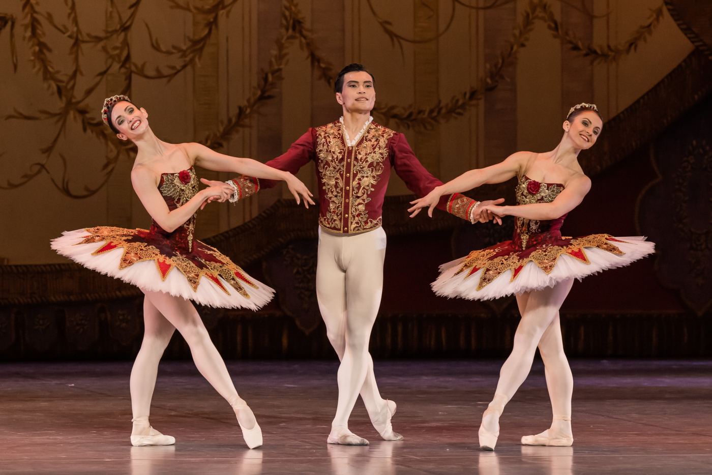 20. L.Felméry, R.Morimoto, and C.Balaban, “Paquita Suite” by T.Solymosi, A.Mirzoyan, and I.Prokofieva after M.Petipa; Ballet of the Hungarian State Opera 2022 © A.Nagy / Hungarian State Opera 