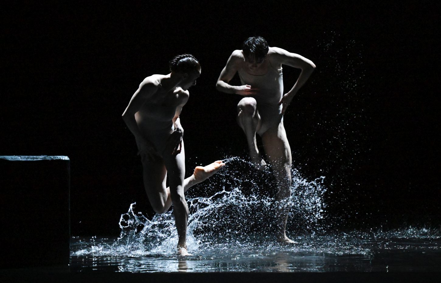 10. L.Stiens and A.Zuccarini, “Ifima” by L.Stiens and S.Heller, Stuttgart Ballet 2022 © Stuttgart Ballet