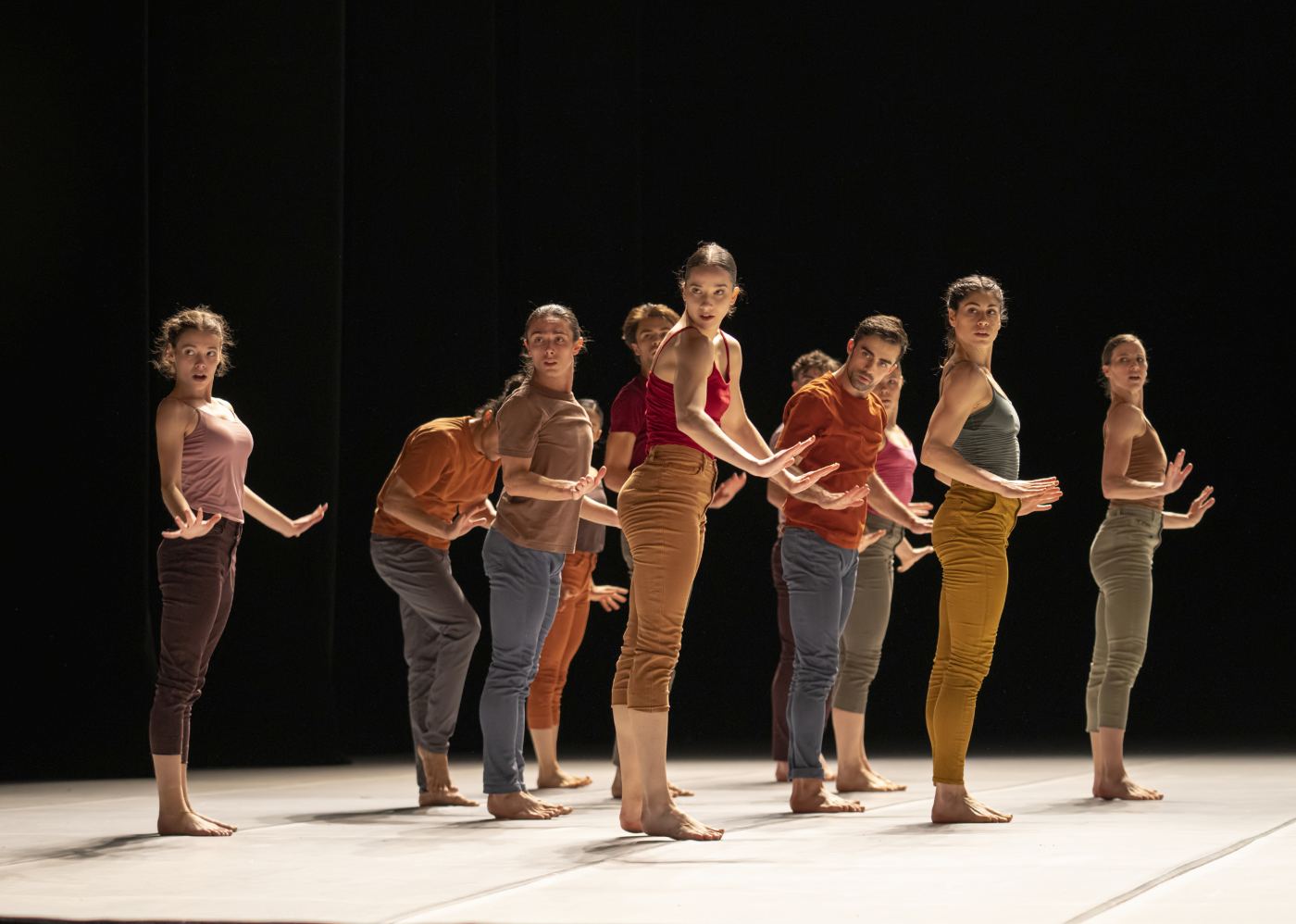 9. Ensemble, “Secus” by O.Naharin, Ballet of the State Theater Nuremberg 2022 © J.Vallinas