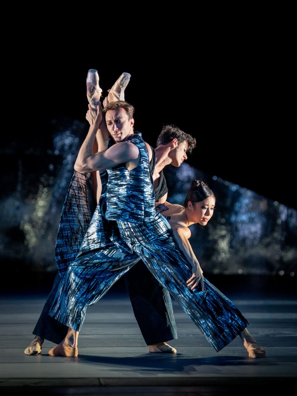 9. H.-J.Kang, M.Menha, and D.Dato, “Die Jahreszeiten” by M.Schläpfer, Vienna State Ballet 2022 © Vienna State Ballet / A.Taylor 