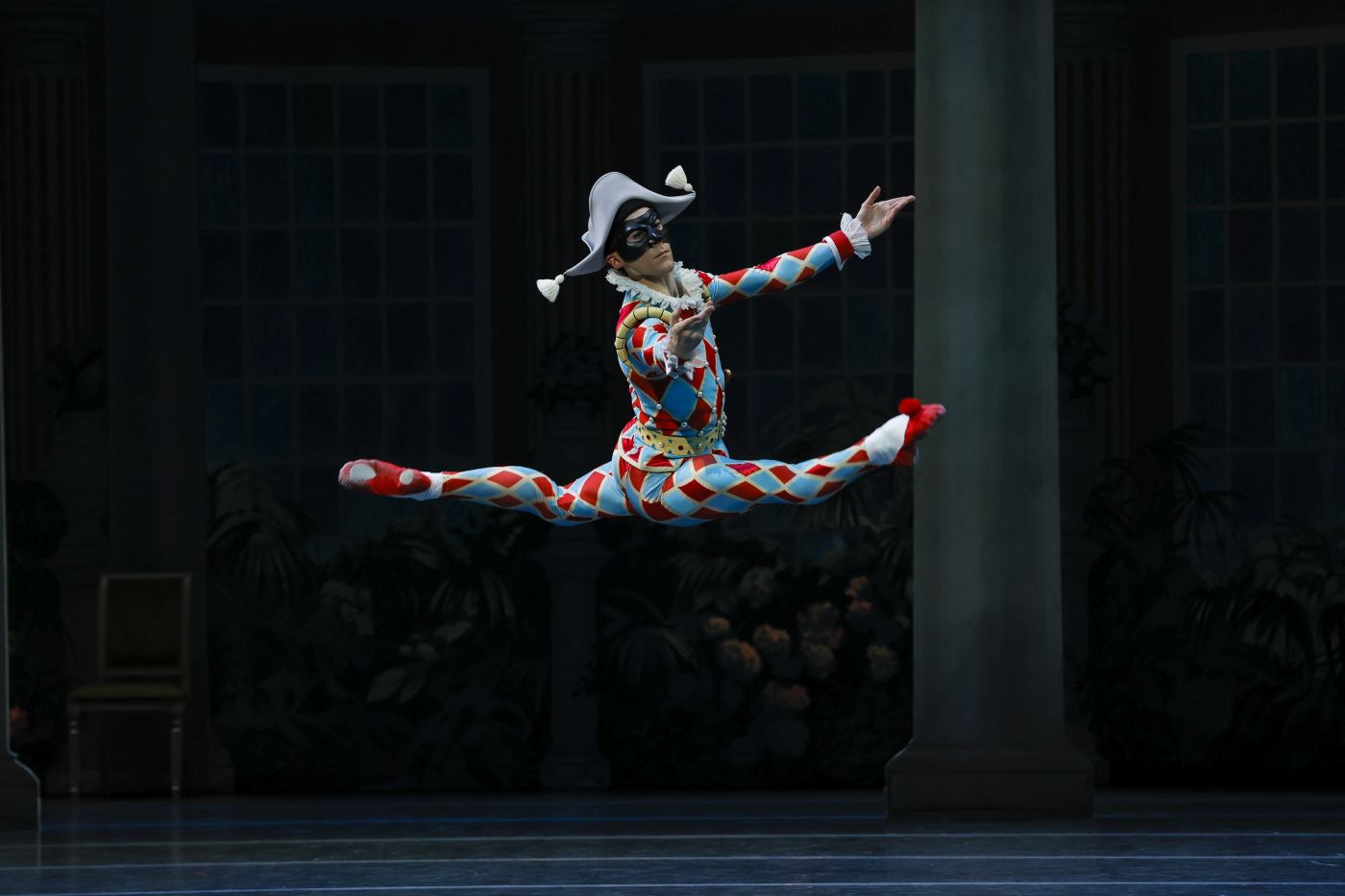5. B.Chynoweth (Harlequin), “Harlequinade” by M.Petipa, additional choreography by A.Ratmansky; The Australian Ballet 2022 © J.Busby