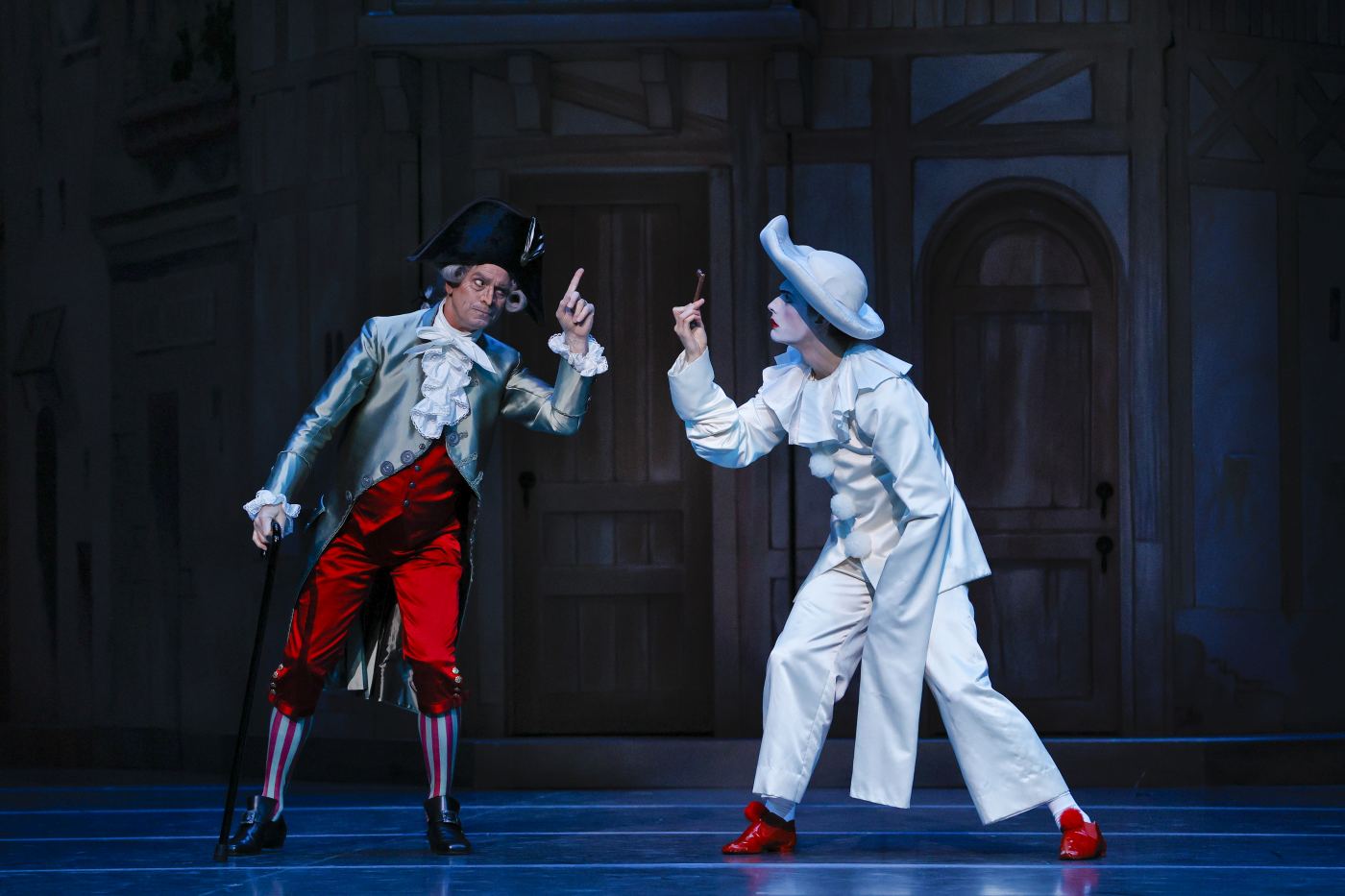 2. S.Heathcote (Cassandre) and C.Linnane (Pierrot), “Harlequinade” by M.Petipa, additional choreography by A.Ratmansky; The Australian Ballet 2022 © J.Busby