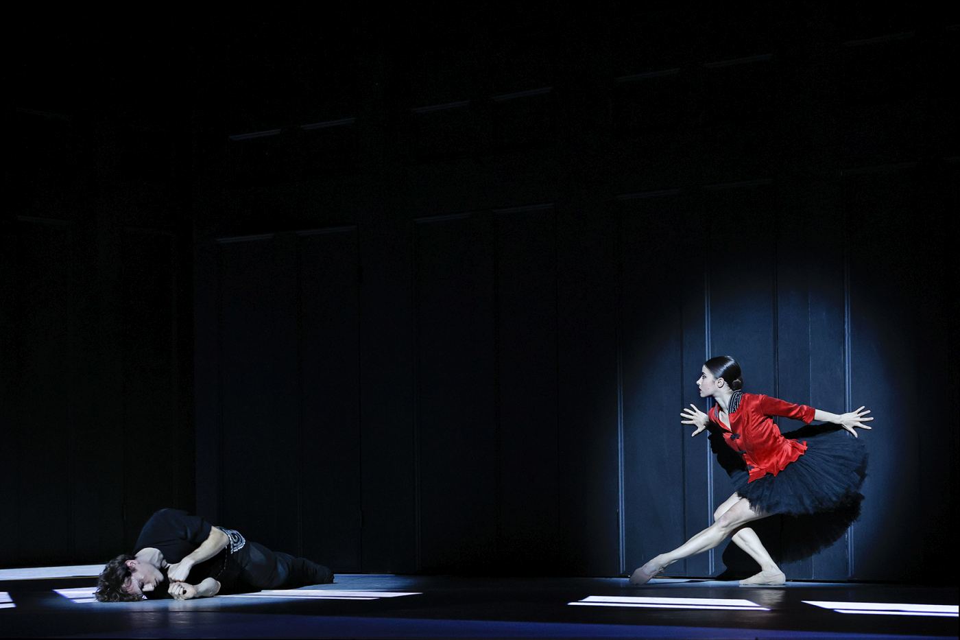 6. C.Linnane and L.Harvey, “Kunstkamer” by S.León, P.Lightfoot, C.Pite, and M.Goecke; The Australian Ballet 2022 © J.Busby