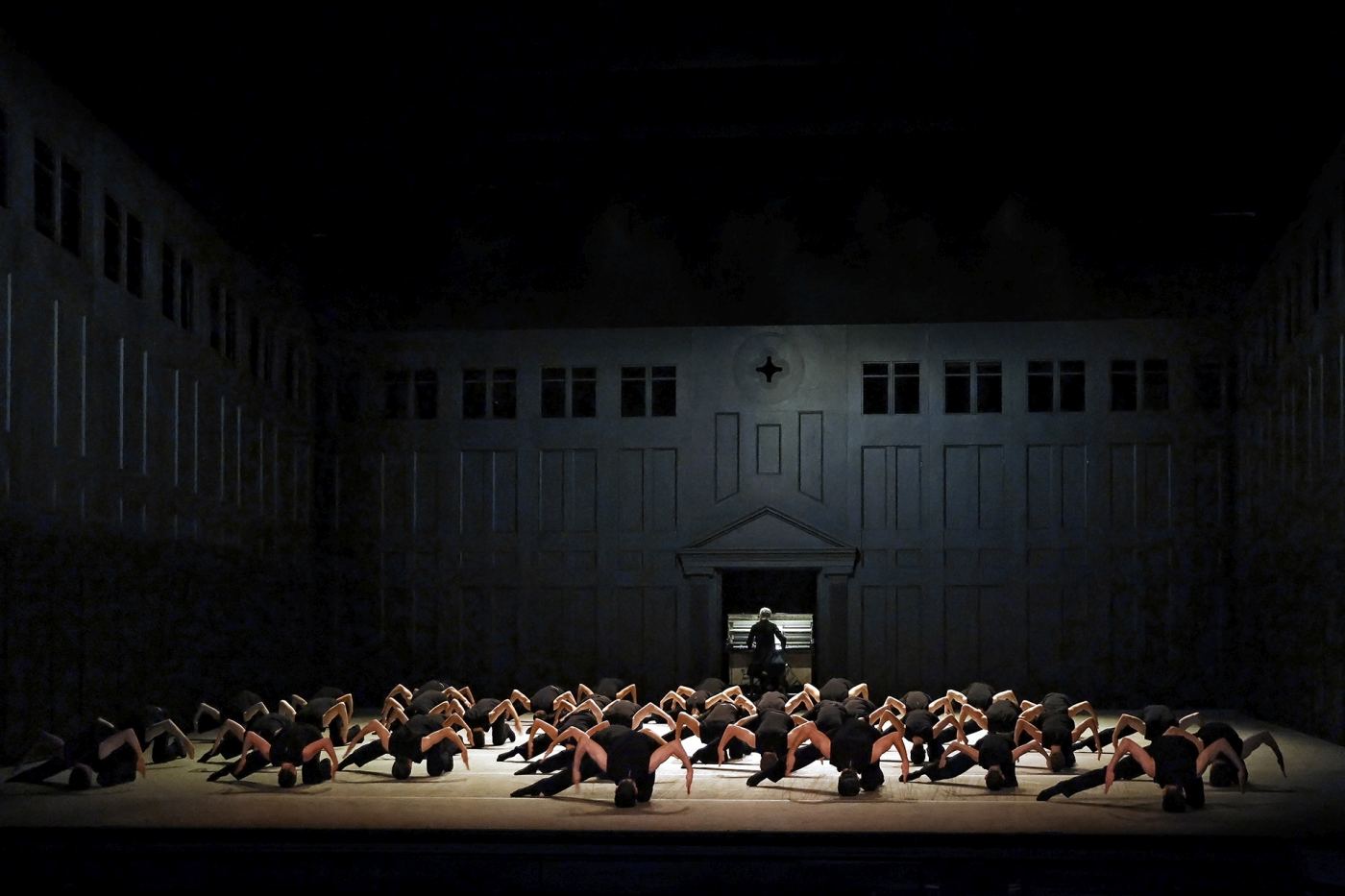 13. Ensemble, “Kunstkamer” by S.León, P.Lightfoot, C.Pite, and M.Goecke; The Australian Ballet 2022 © P.Upton