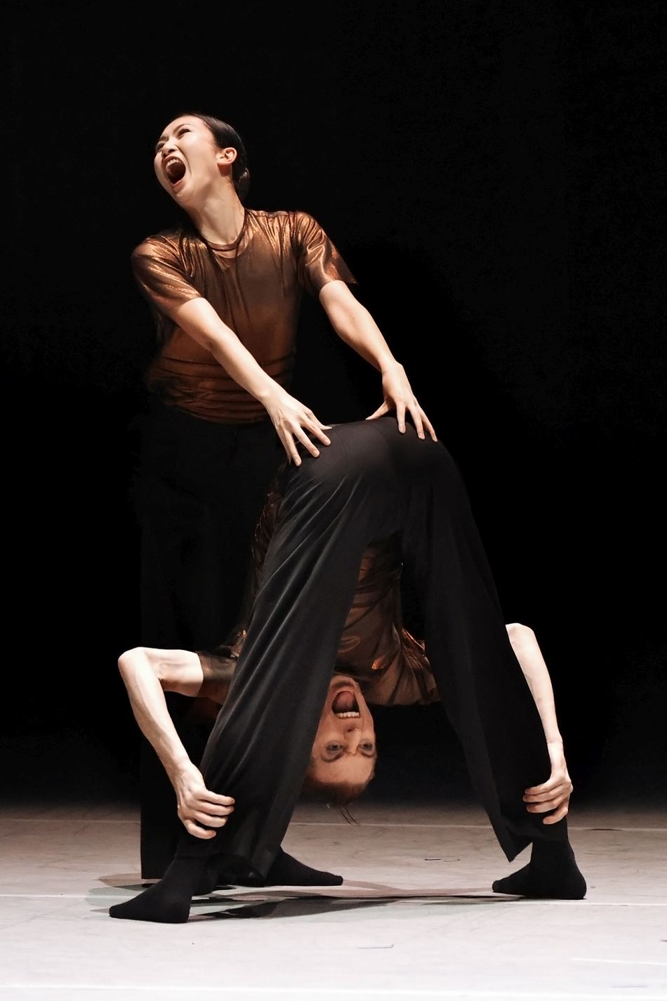 10. R.Nemoto and C.Linnane, “Kunstkamer” by S.León, P.Lightfoot, C.Pite, and M.Goecke; The Australian Ballet 2022 © P.Upton