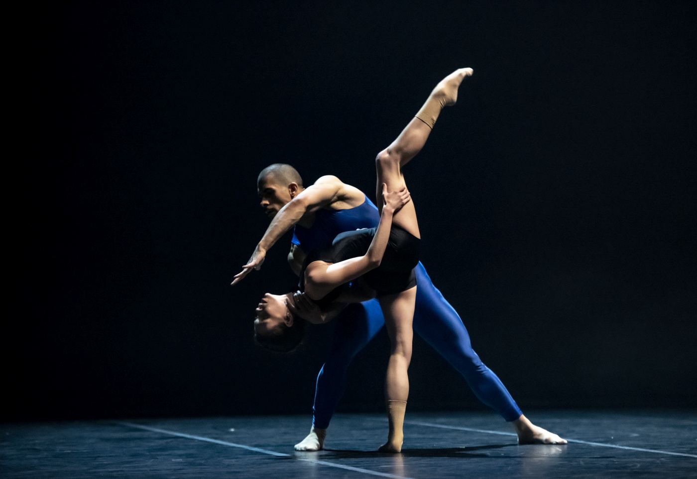 9. A.Tavares and L.Axel, “Nighttime Showtime” by J.Hernandez, Ballet of the State Theater Nuremberg 2022 © B.Stöß