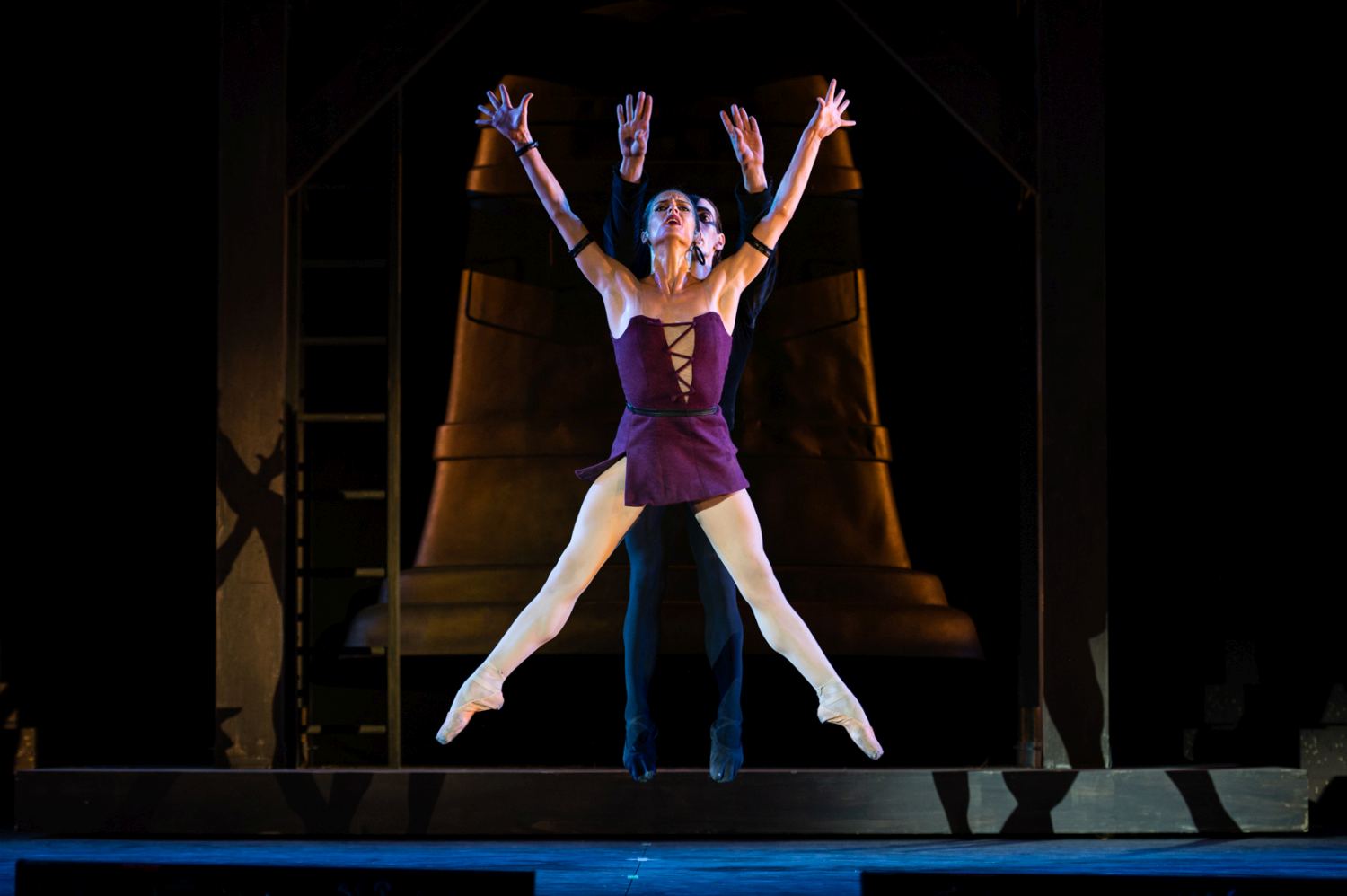 12. S.Salvi (Esmeralda) and C.Cocino (Frollo), “Notre-Dame de Paris” by R.Petit, Ballet of the Teatro dell’Opera di Roma 2022 © F.Sansoni / Teatro dell’Opera di Roma