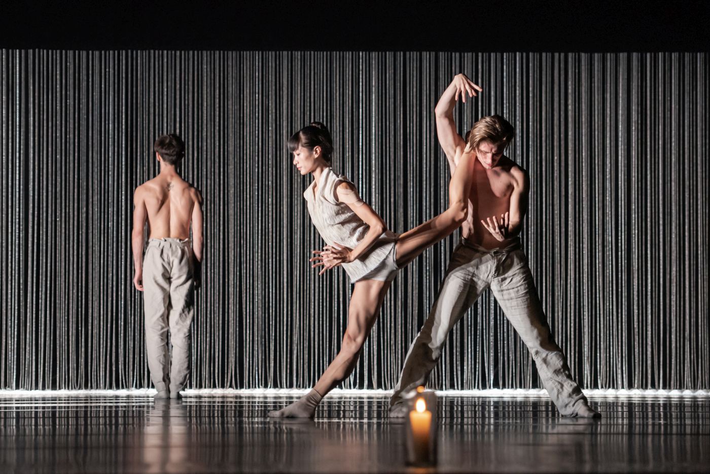 5. A.Watanabe and J.Rašek, “Gods and Dogs” by J.Kylián, Czech National Ballet 2022 