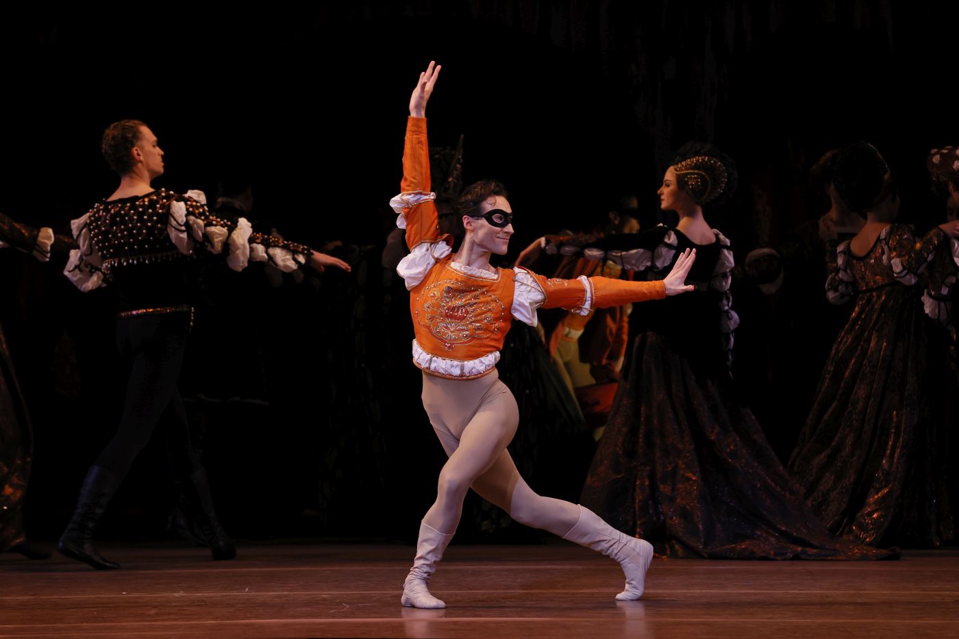 5. B.Chynoweth (Mercutio) and ensemble, “Romeo and Juliet” by J.Cranko, The Australian Ballet 2022 © J.Busby