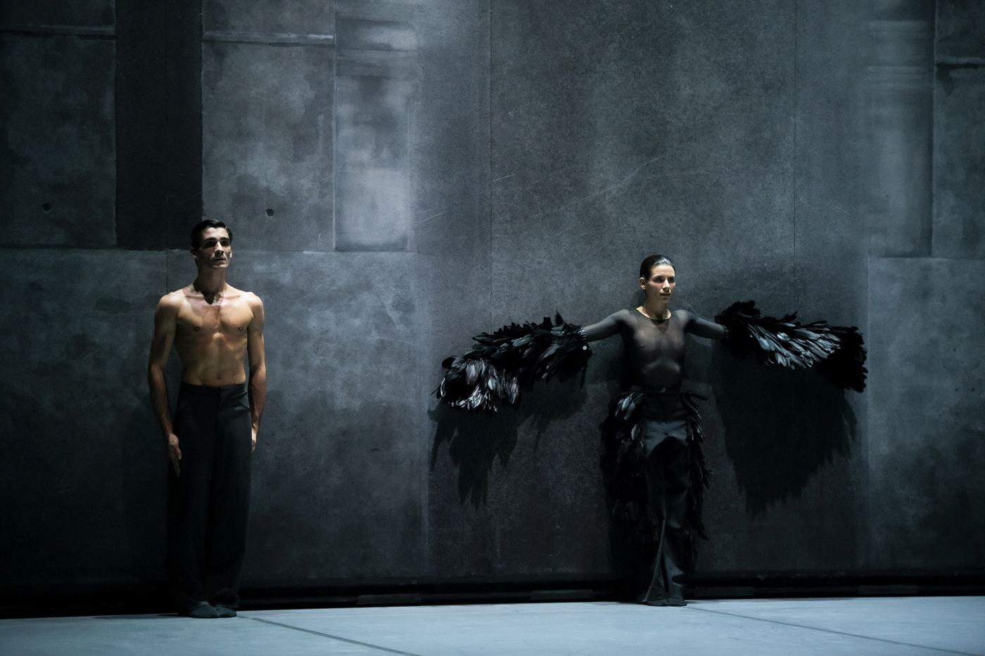 3. D.Sioni (Prince) and C.Pareo (Swallow), “A Wilde Story” by M.Goecke, State Ballet Hanover 2022 © B.Stöß