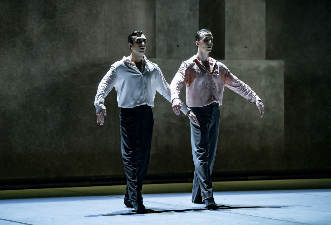 11. R.Guerra (Alfred Douglas) and C.Francis-Martin (Oscar Wilde), “A Wilde Story” by M.Goecke, State Ballet Hanover 2022 © B.Stöß