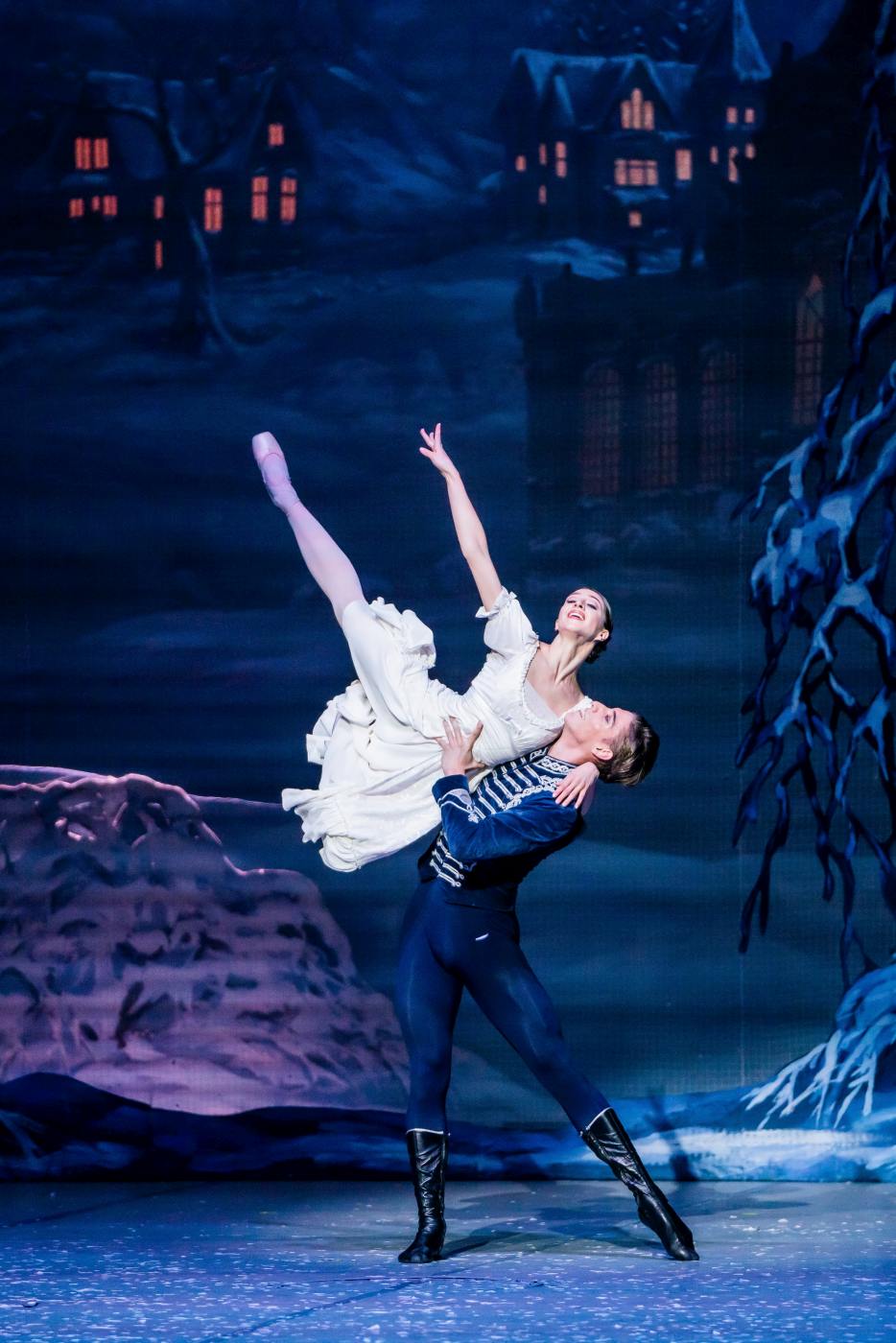 6. M.Beck (Marie) and G.Á.Balázsi (Prince), “The Nutcracker” by W.Eagling and T.Solymosi, Hungarian National Ballet & Hungarian National Ballet Institute 2022 © V.Berecz
