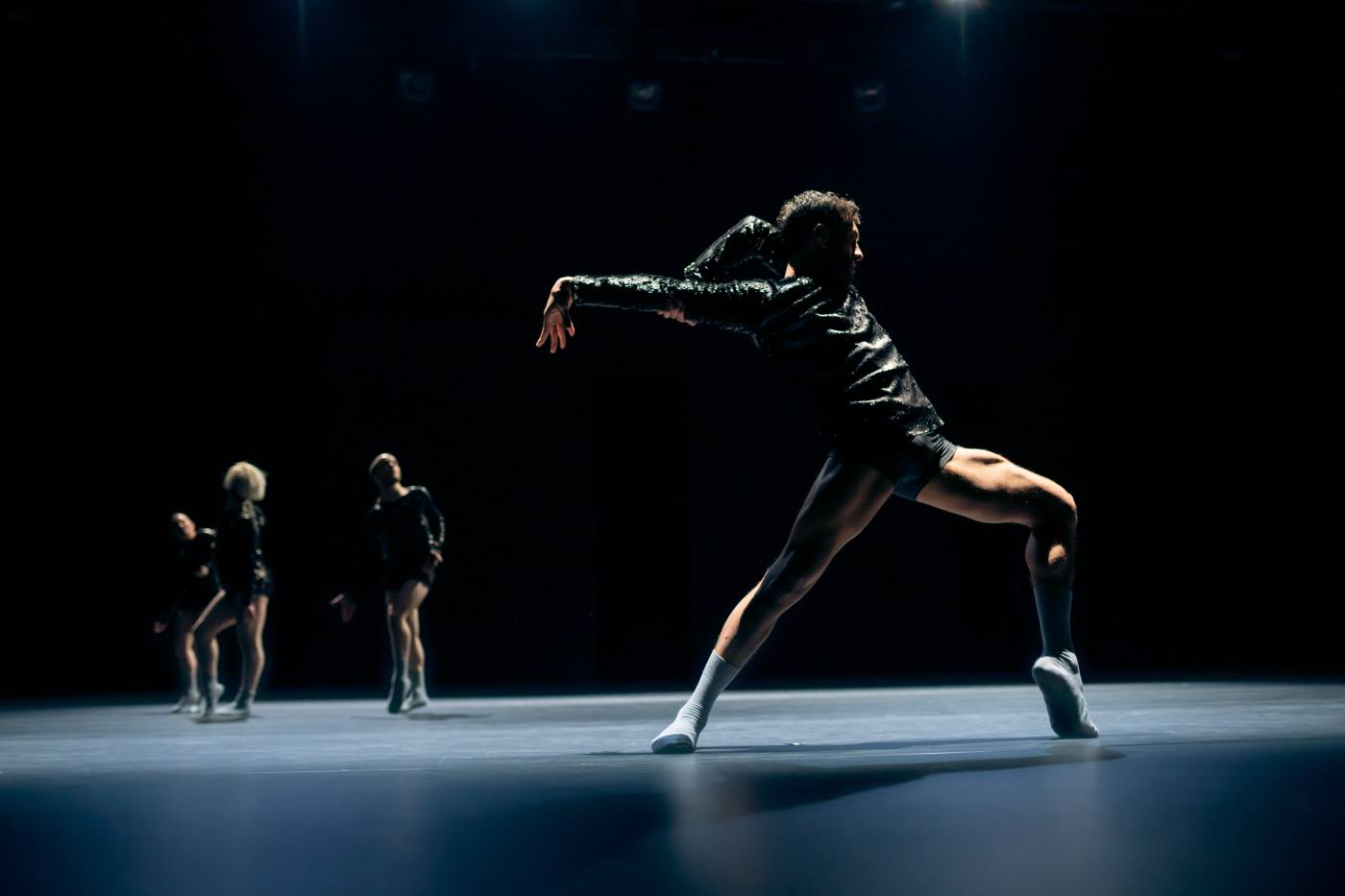 6. N.Martinéz and ensemble, “Metric Dozen” by R.Siegal, Richard Siegal – Ballet of Difference 2023 © T.Schermer
