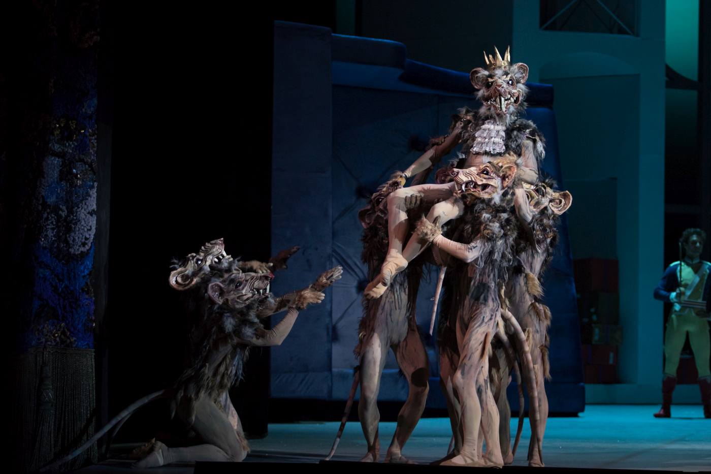5. K.Nikitin (Mouse King) and ensemble, “The Nutcracker” by Y.Possokhov, Stanislavsky Ballet 2022 © K.Zhitkova 