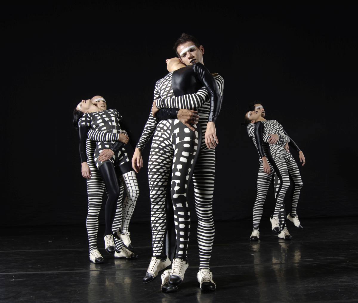 11. Ensemble, “Breu” by R.Pederneiras, Grupo Corpo 2023 © J.Braganca