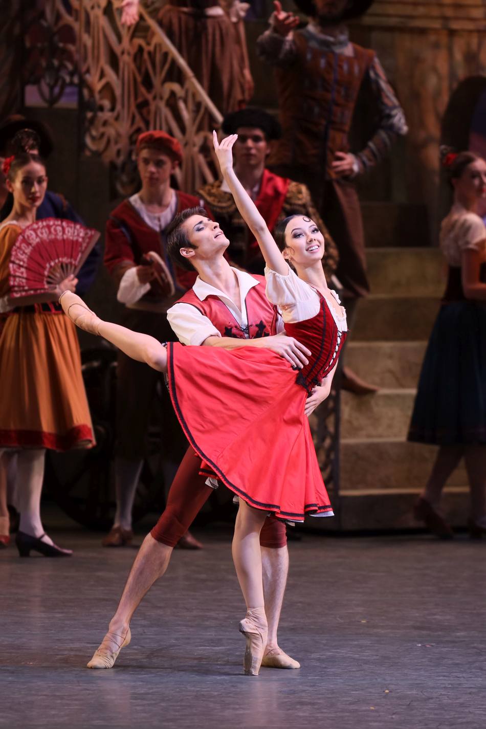 2. A.Putintsev (Basilio), E.Kokoreva (Kitri), and ensemble, “Don Quixote” by A.Fadeechev after M.Petipa, Bolshoi Ballet 2023 © Bolshoi Theatre / D.Yusupov 