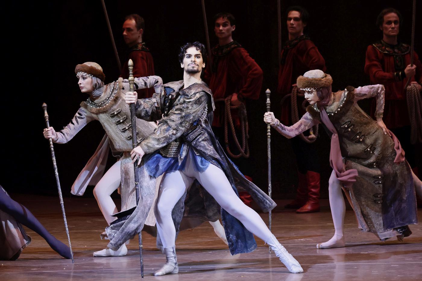 2. D.Zakharov (Prince Kurbsky) and ensemble, “Ivan the Terrible” by Y.Grigorovich, Bolshoi Ballet 2023 © Bolshoi Ballet / D.Yusupov 
