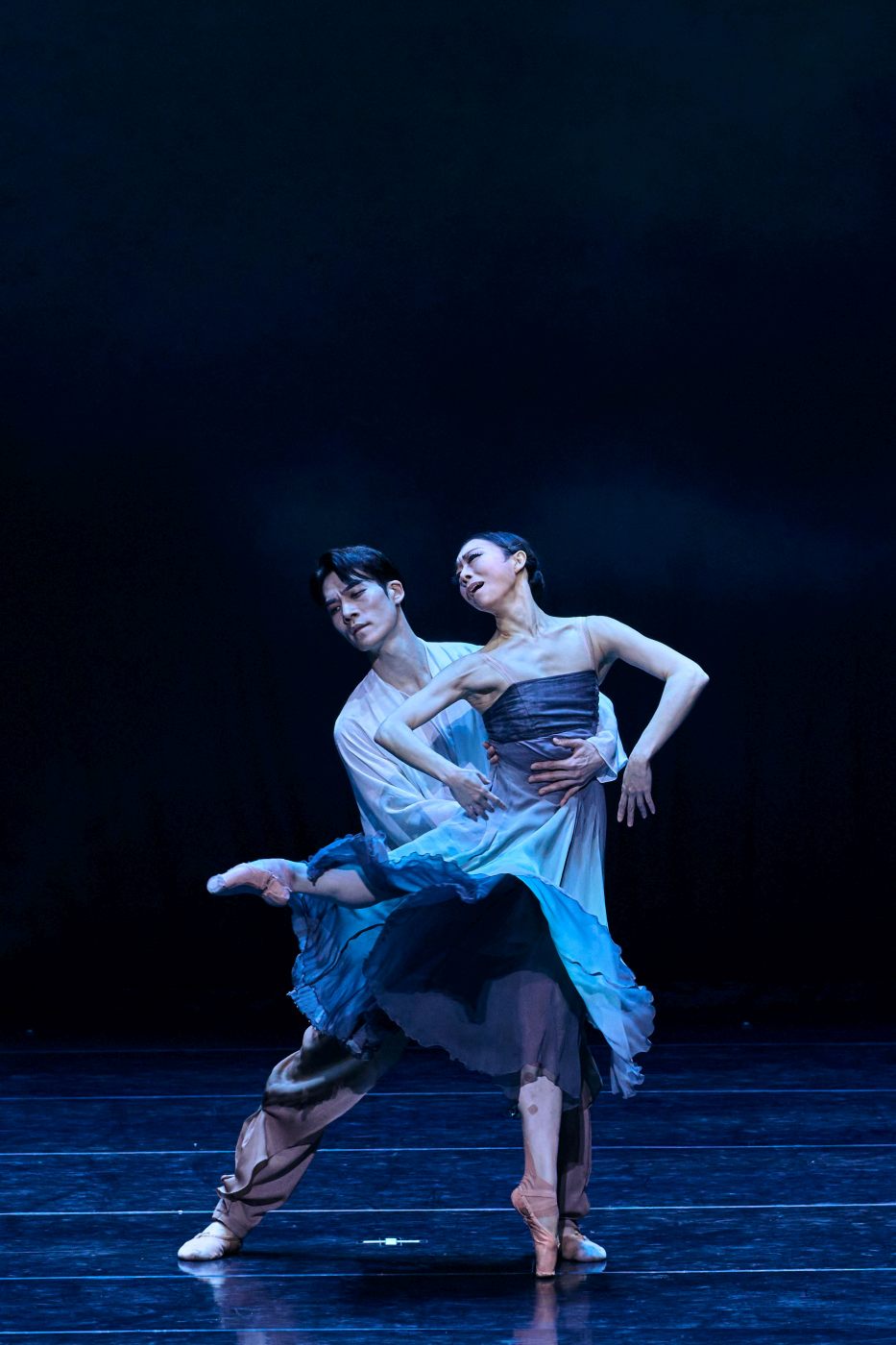10. M.Kang (Widow) and H.Rhee (Late Husband), “Mirinaegil” by B.Liu, Universal Ballet © Universal Ballet / K.Kim 