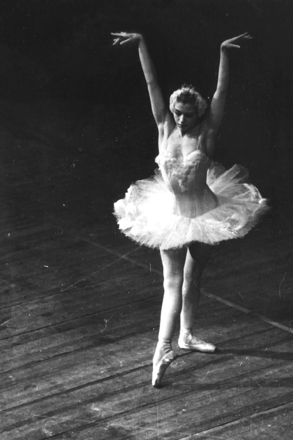 2. M.Drodzdova (Odette), “Swan Lake” by V.Burmeister and L.Ivanov, Ballet of the Stanislavsky and Nemirovich-Danchenko Moscow Music Theatre © Stanislavsky and Nemirovich-Danchenko Moscow Music Theatre 