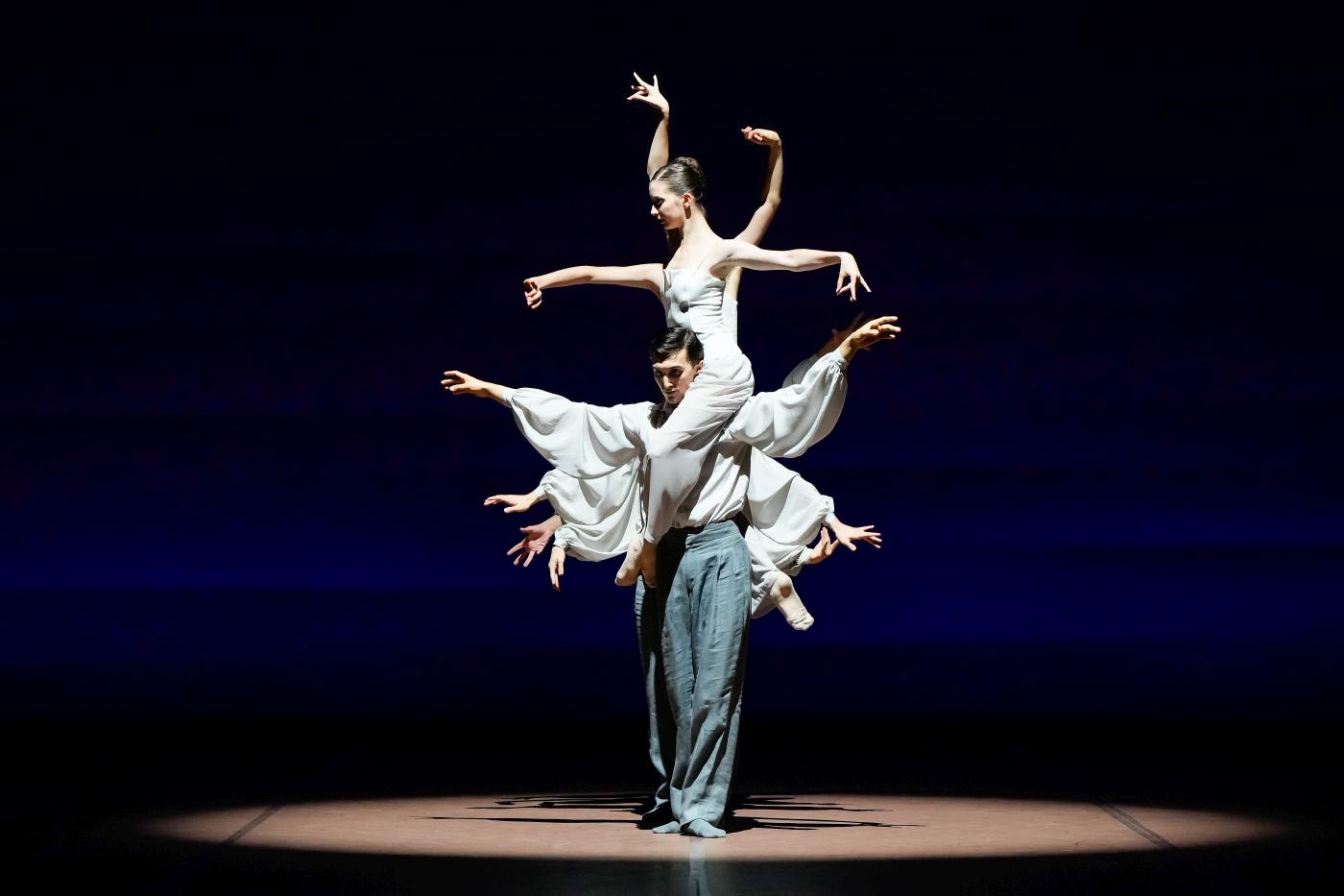 11. Students from Academy B, “Fantasie Impromptu” – a joint choreography by the dancers, John Cranko School 2023 © R.Novitzky / Stuttgart Ballet