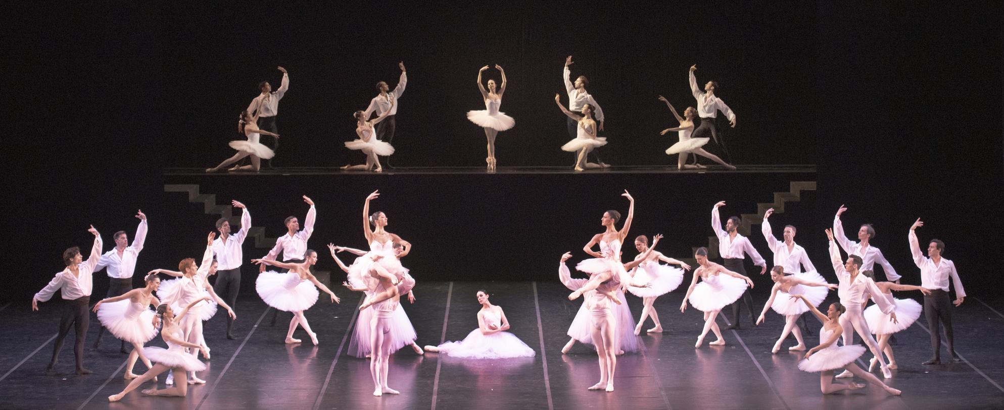 3. Ensemble, “Suite en blanc” by S.Lifar, Ballet Estable del Teatro Colón 2023 © A.Colombaroli 