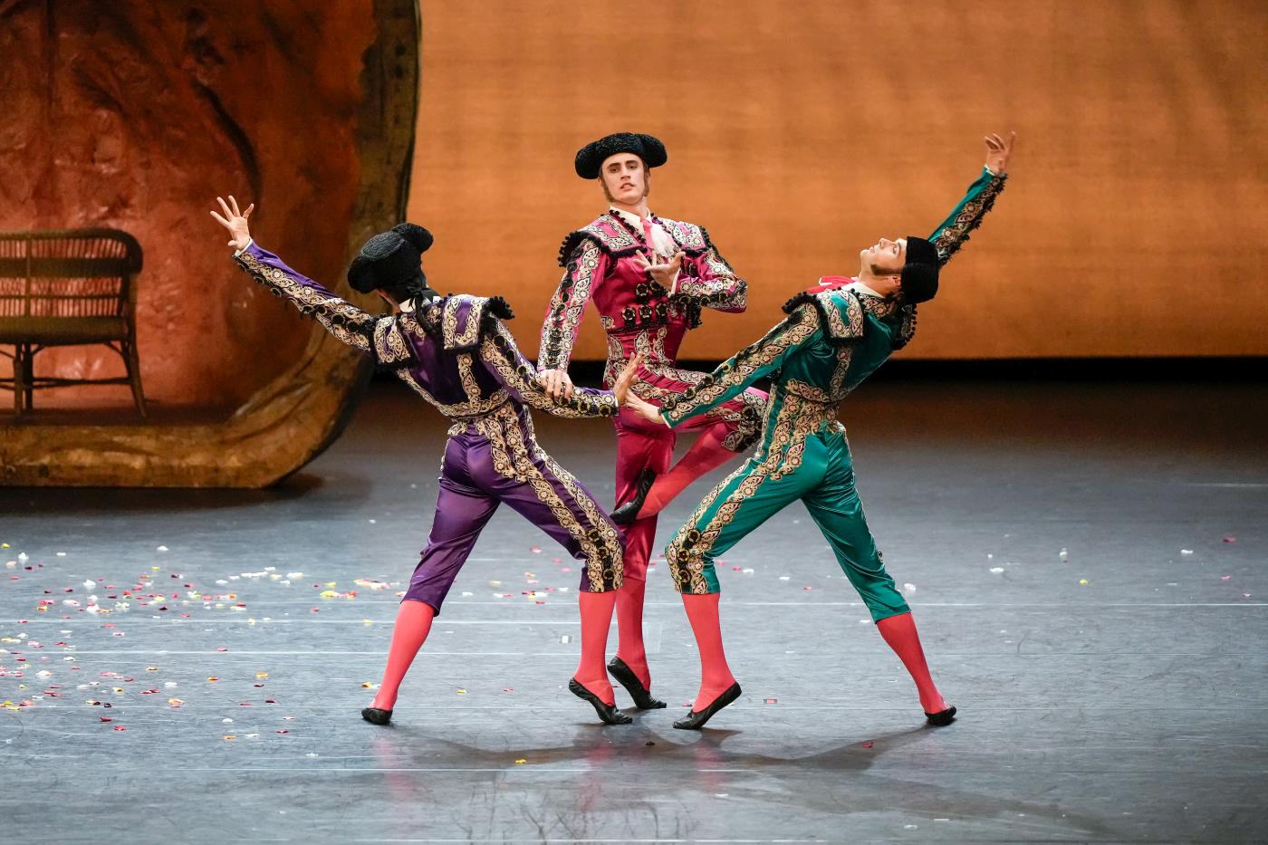 12. C.Kunzelmann, A.Oldenburger, and N.Alves (Toreadors); “The Nutcracker” by E.Clug, Stuttgart Ballet 2023 © R.Novitzky/Stuttgart Ballet 
