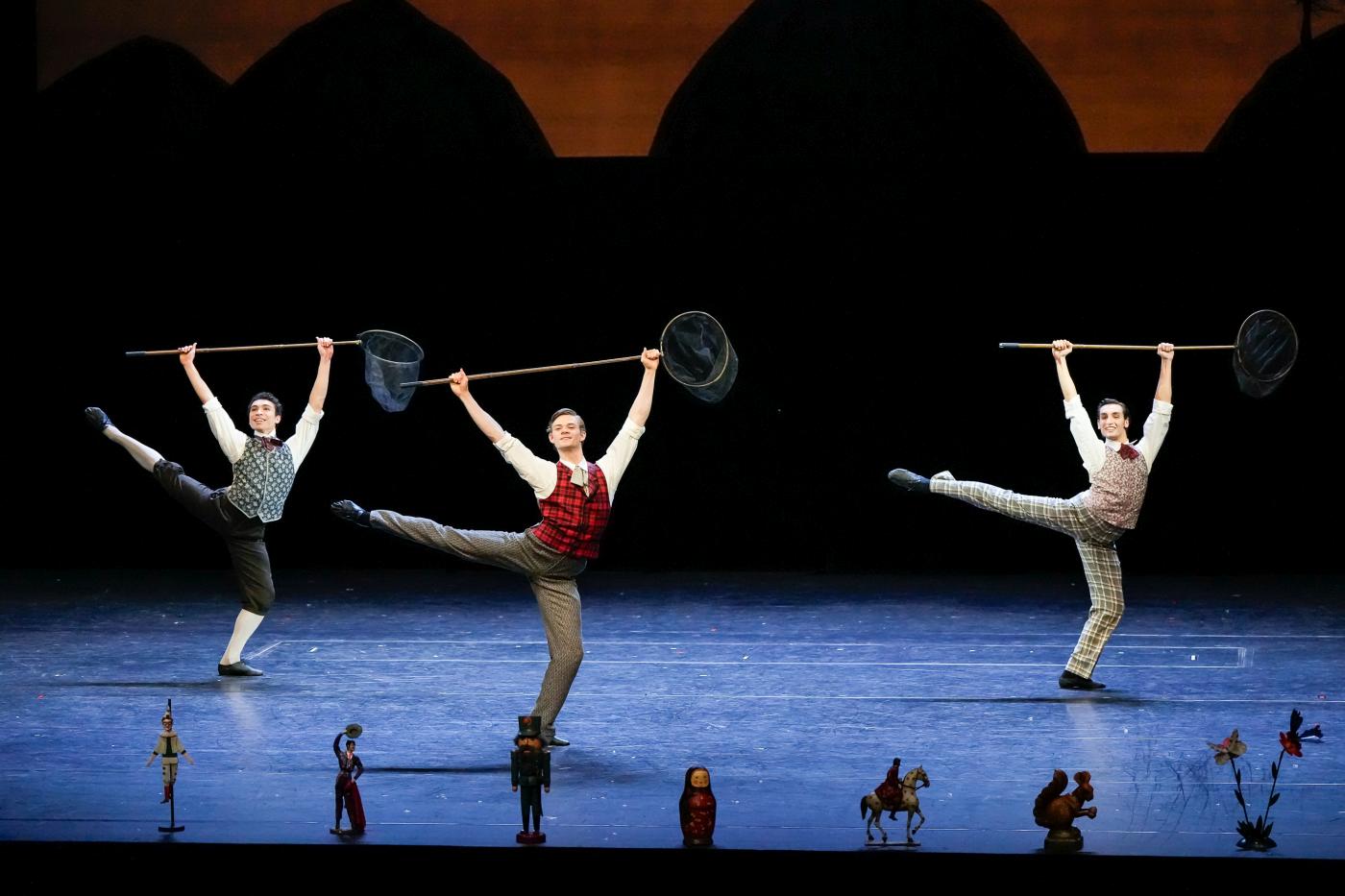 13. D.Plasse (Friend of Fritz), H.Erikson (Fritz), and E.Sartori (Friend of Fritz); “The Nutcracker” by E.Clug, Stuttgart Ballet 2023 © R.Novitzky/Stuttgart Ballet 
