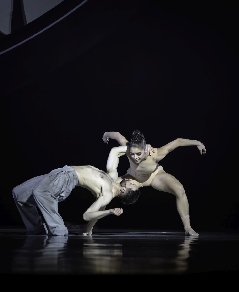 8. F.Pio Ricci (Benno) and Z.Stahnke (Queen Zoe), “A Swan Lake” by J.Inger, Semperoper Ballet 2023 © Semperoper Dresden/N.MacKay 