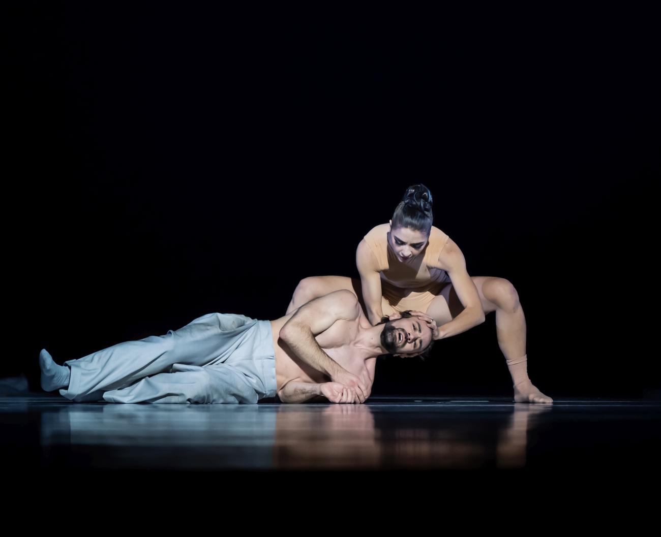 9. J.Vallejo (Benno) and Z.Stahnke (Queen Zoe), “A Swan Lake” by J.Inger, Semperoper Ballet 2023 © Semperoper Dresden/N.MacKay 