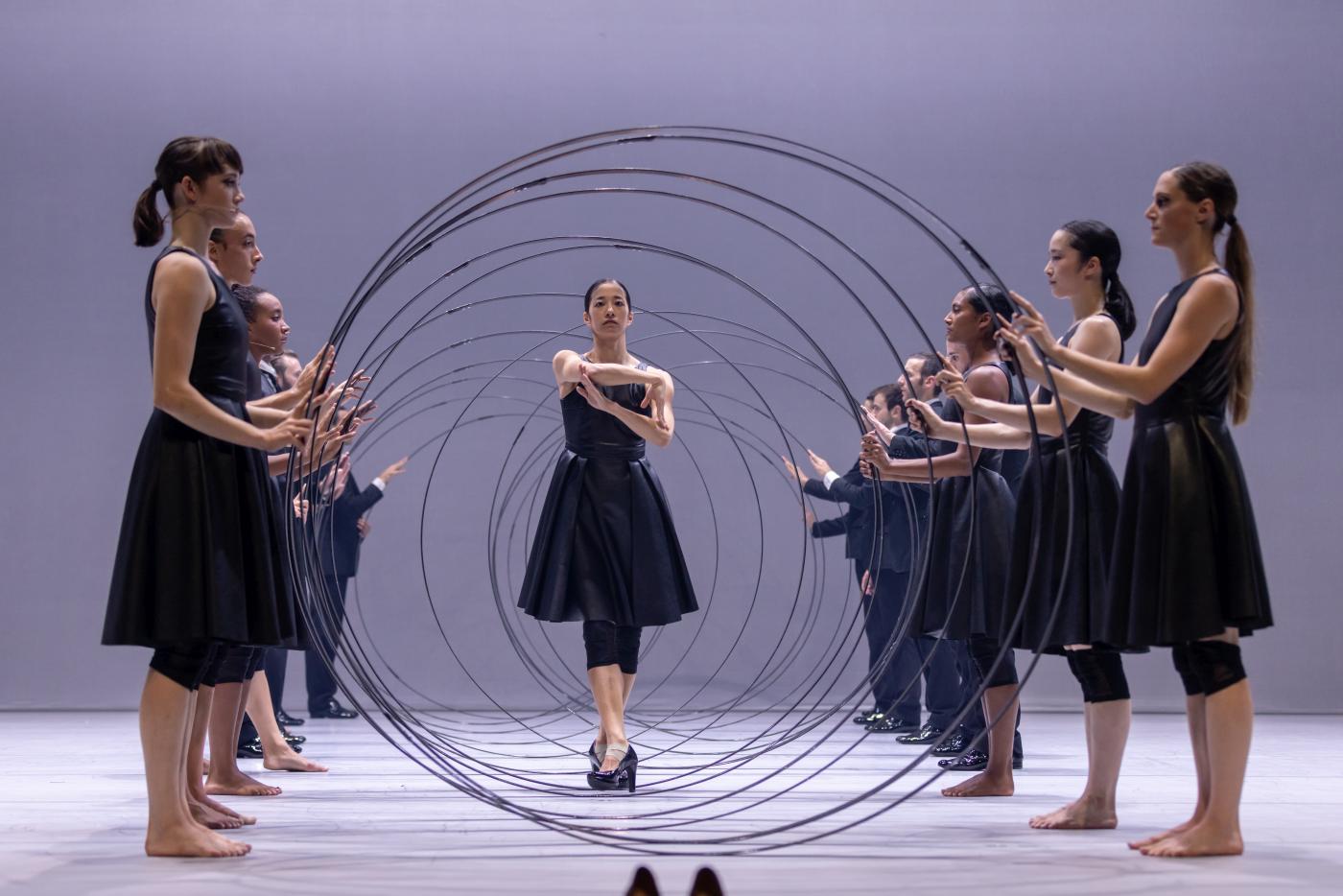 1. Ensemble, “Noetic” by S.L.Cherkaoui, Ballet du Grand Théâtre de Genève 2024 © G.Batardon