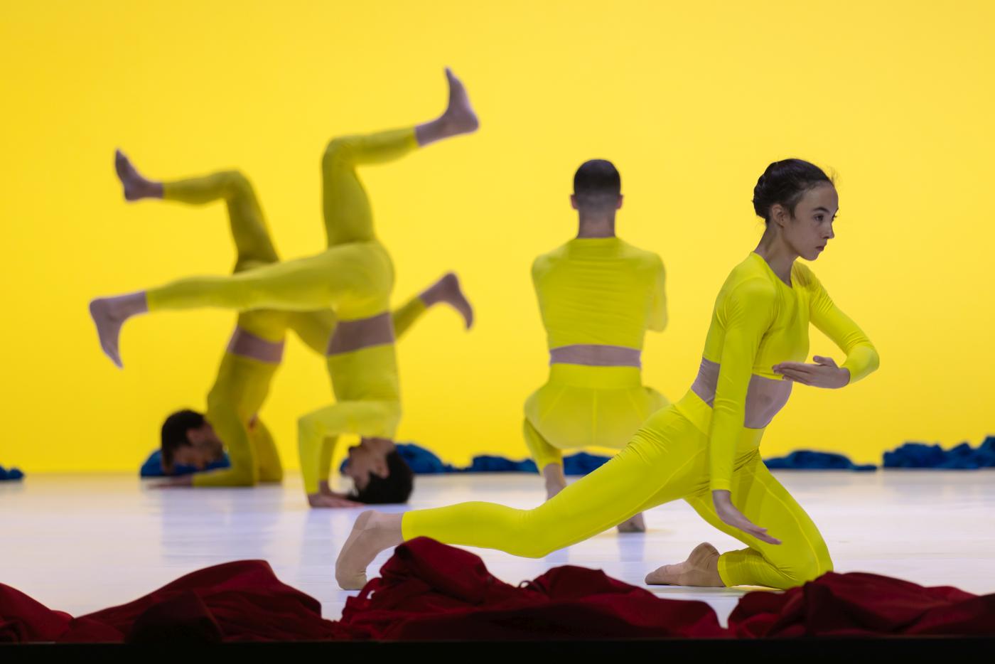 9. Ensemble, “VÏA” by F.Boussouf, Ballet du Grand Théâtre de Genève 2024 © G.Batardon