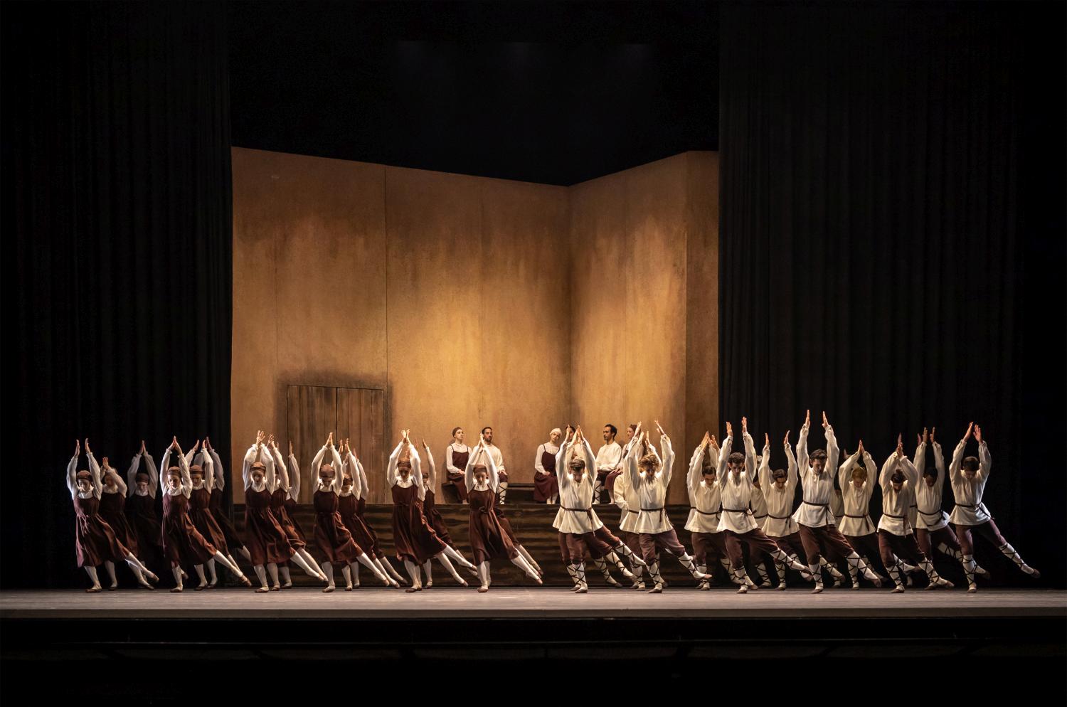 18. Ensemble, “Les Noces” by B.Nijinska, Ballet Zurich 2024 © G.Batardon 